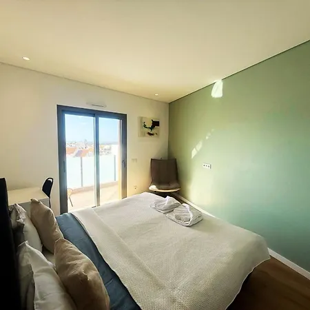 Blue Horizon Rooftop Pêra