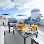 Blue Horizon Rooftop * פרה