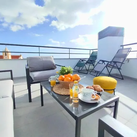 Blue Horizon Rooftop * Pêra