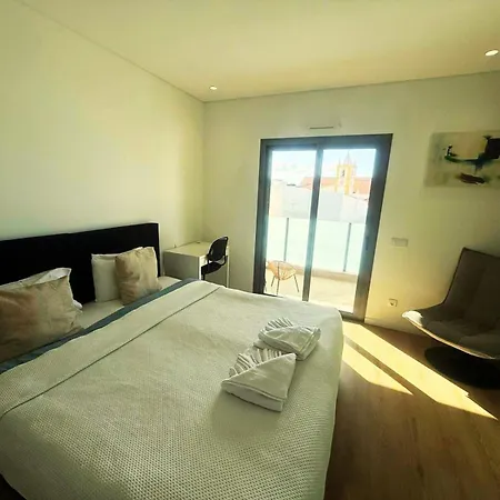 Blue Horizon Rooftop Apartment *