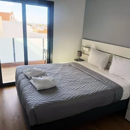 Blue Horizon Rooftop Pêra