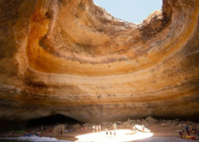 Blue Horizon Rooftop 아파트