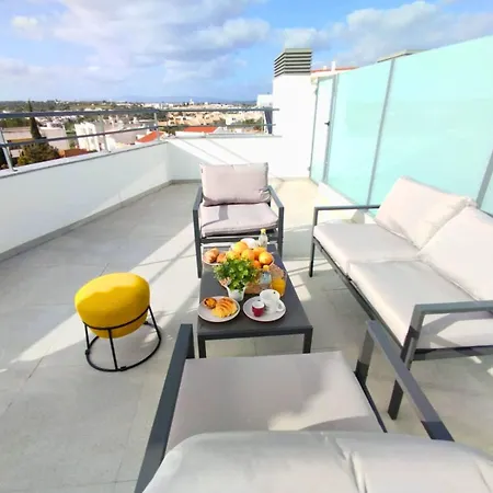 Blue Horizon Rooftop Pêra